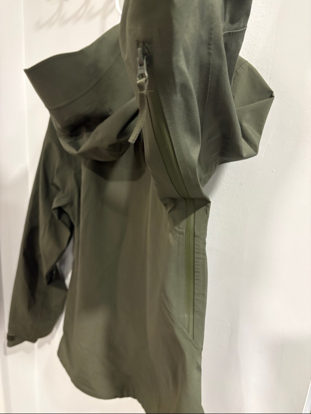 H&M Move Olive Green Utility Jacket with Yellow Pull Tab - Picture 6 of 12